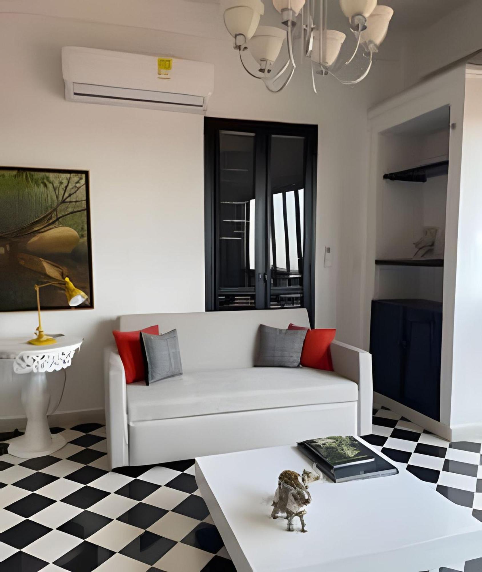 704 Puesta De Sol Apto En *